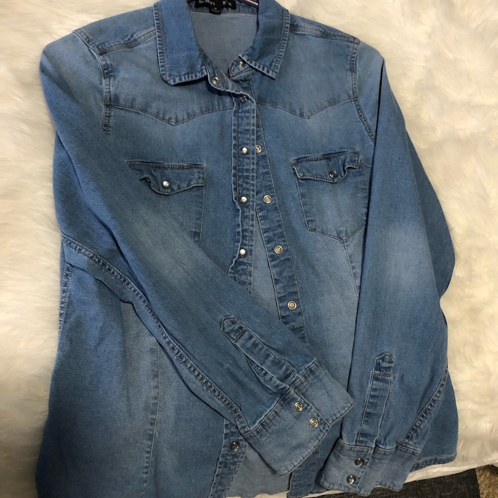 Color Fx Button Up NWOT